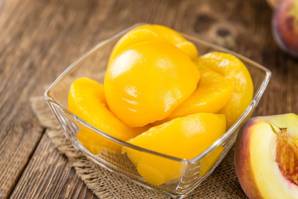 Как наслаждаться южным солнцем зимой: консервированные персики в сиропе