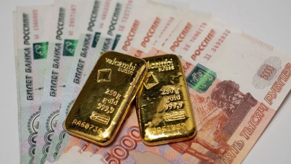 Минфин России рекомендует сбережения в рублях и золоте: что выбрать?