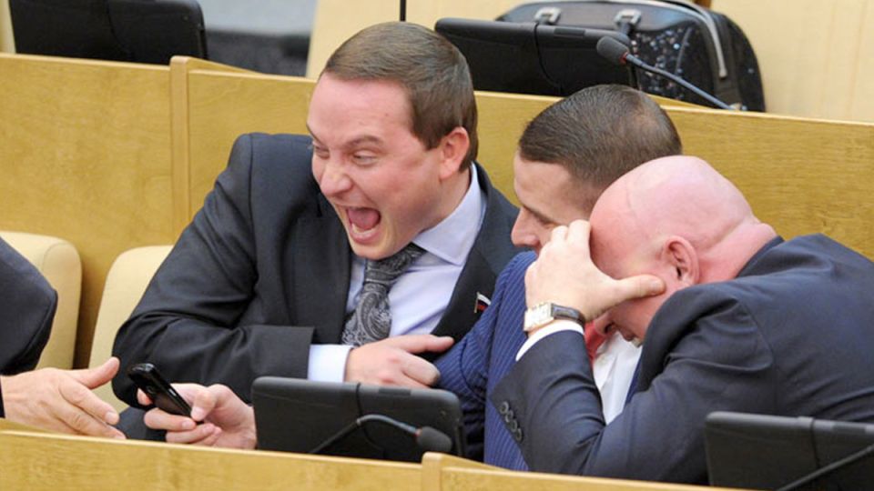 Пенсии российских чиновников: к чему приводит финансовый разрыв?