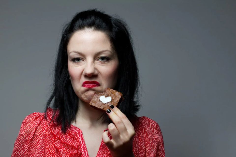 Что может подорвать репутацию женщины в современном обществе?