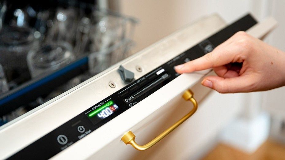 Необычные помощники на кухне: что можно мыть в посудомойке?