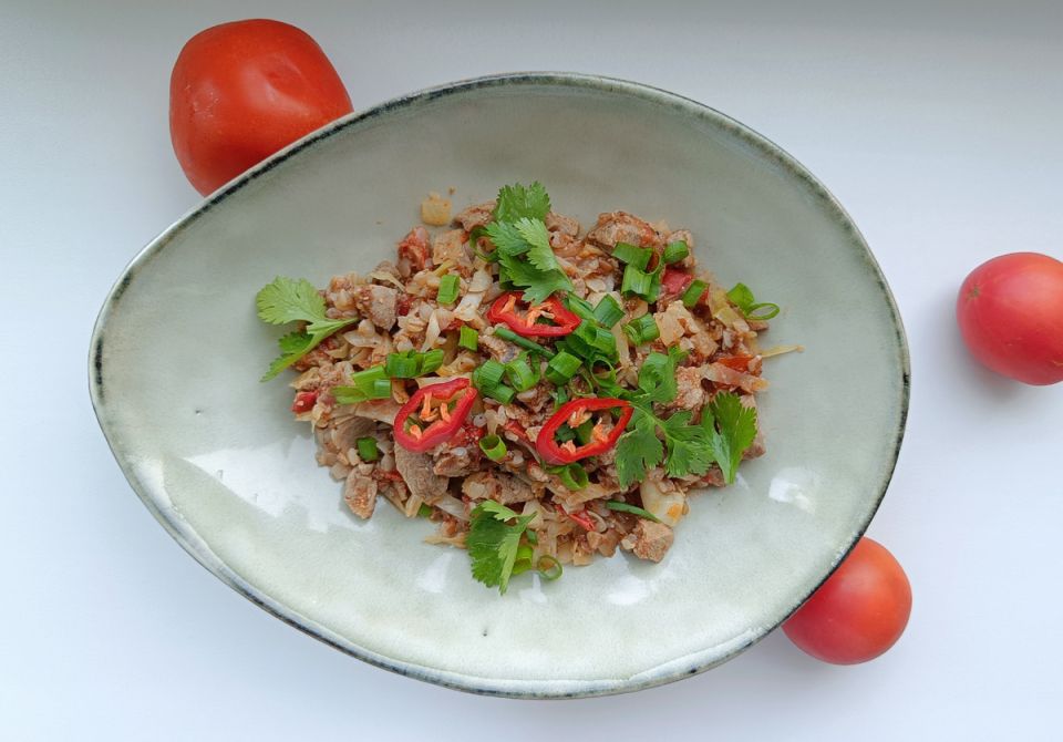 Гречка с индейкой и овощами: быстрое и полезное решение для ленивых дней