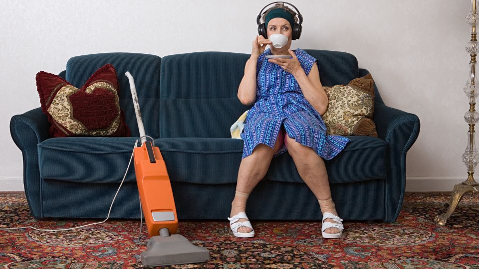 Не только чистый пол: три неочевидных способа использовать пылесос в доме