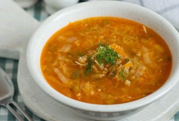 Маковые щи с пшеном и солеными огурцами