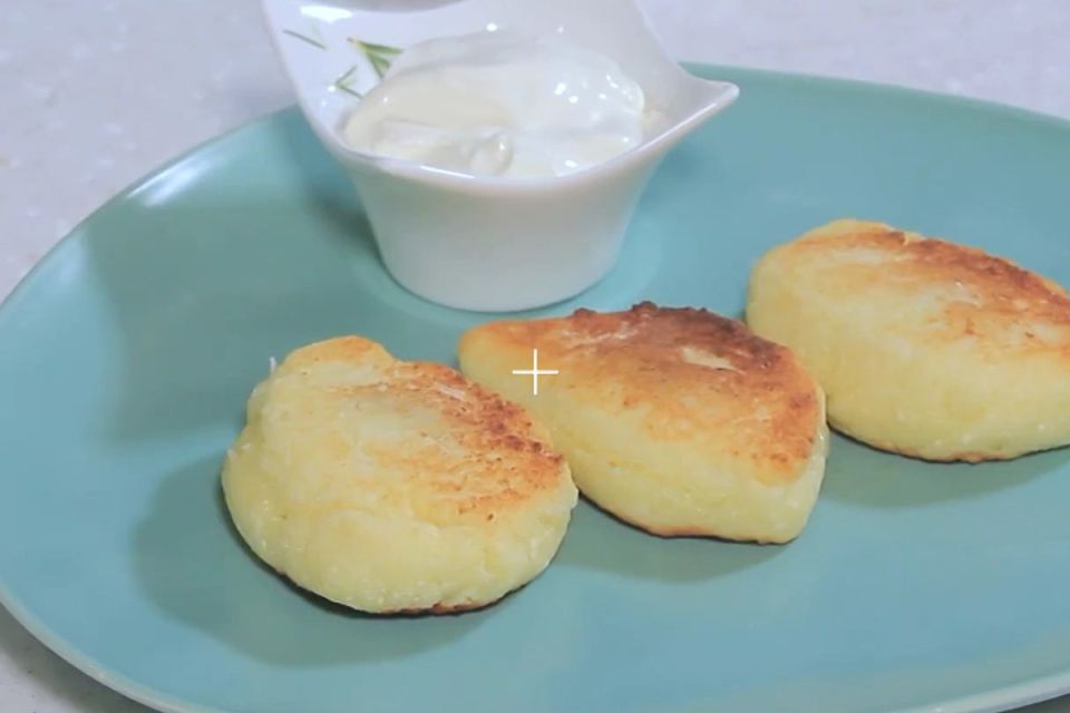 Сырники по-новому: нежный вкус с вареной сгущенкой