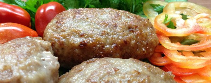 Непревзойденные котлеты: говядина, картофель и копченая колбаса