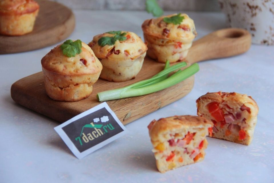 Нежные закусочные кексики: яркое угощение на завтрак или к обеду