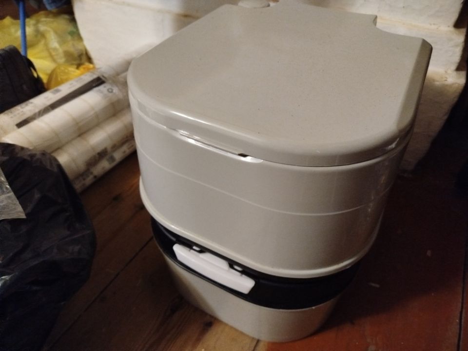 Как выбрать идеальный биотуалет для дачи