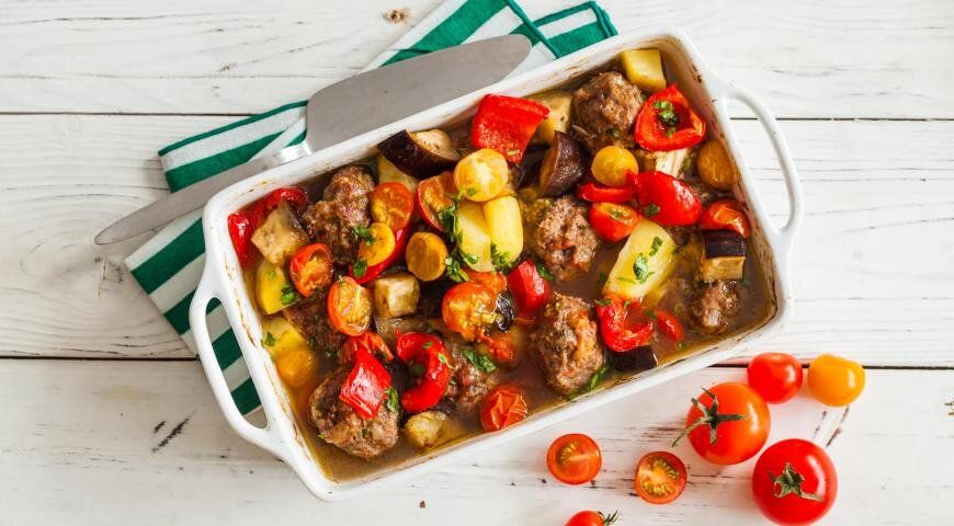 Как приготовить ароматные мясные шарики с овощами